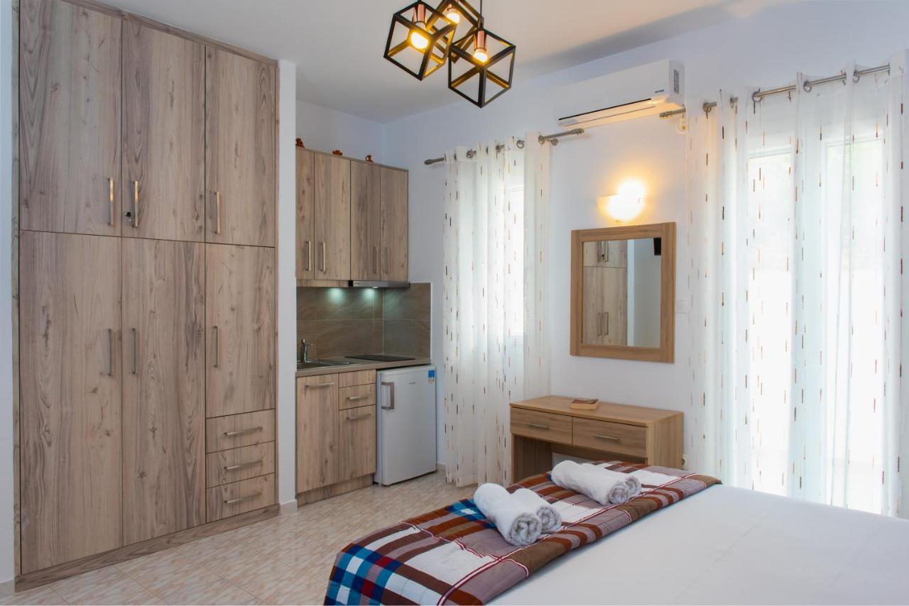 Theodora Rooms Kamares  Extérieur photo
