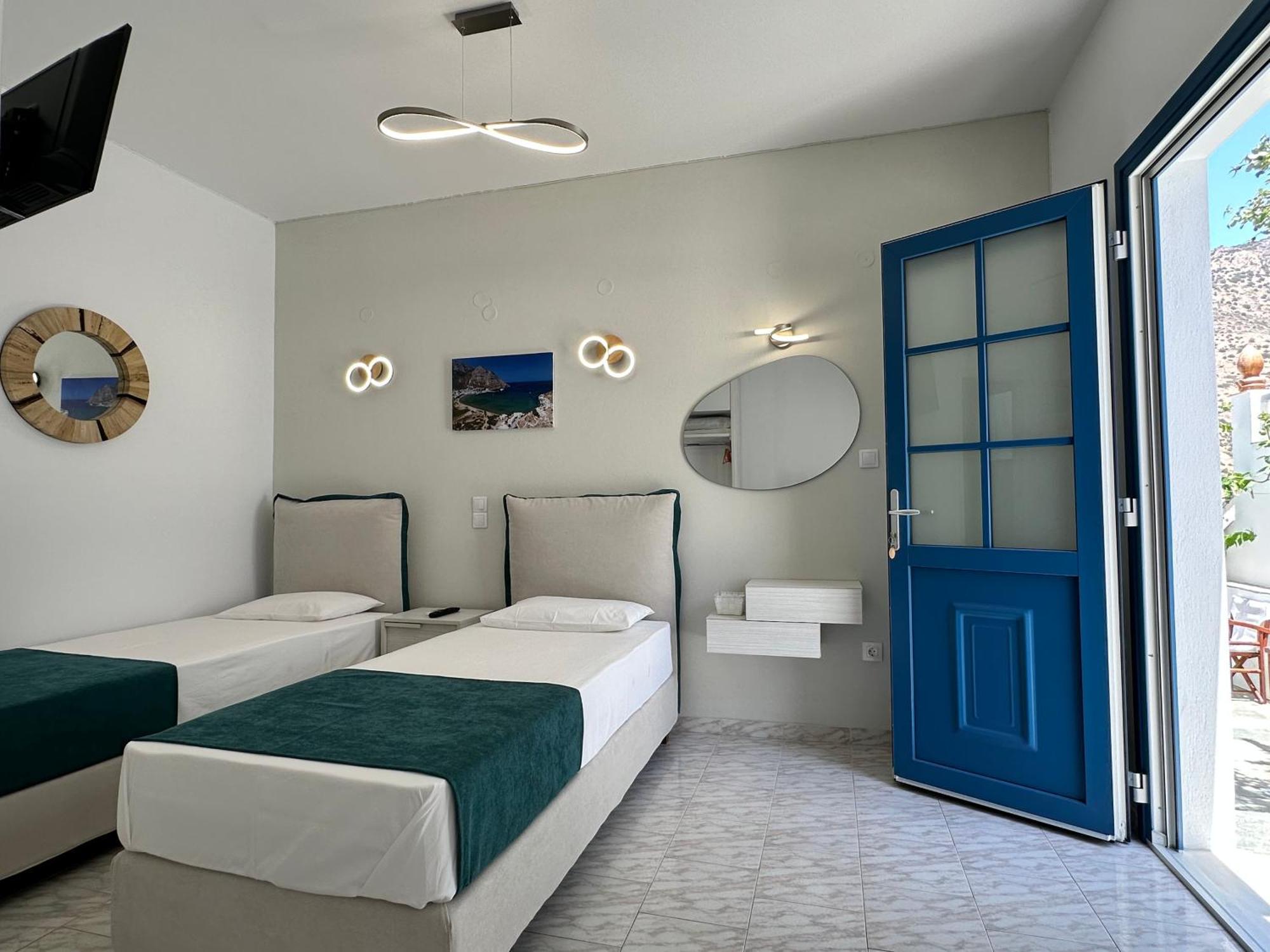 Theodora Rooms Kamares  Extérieur photo